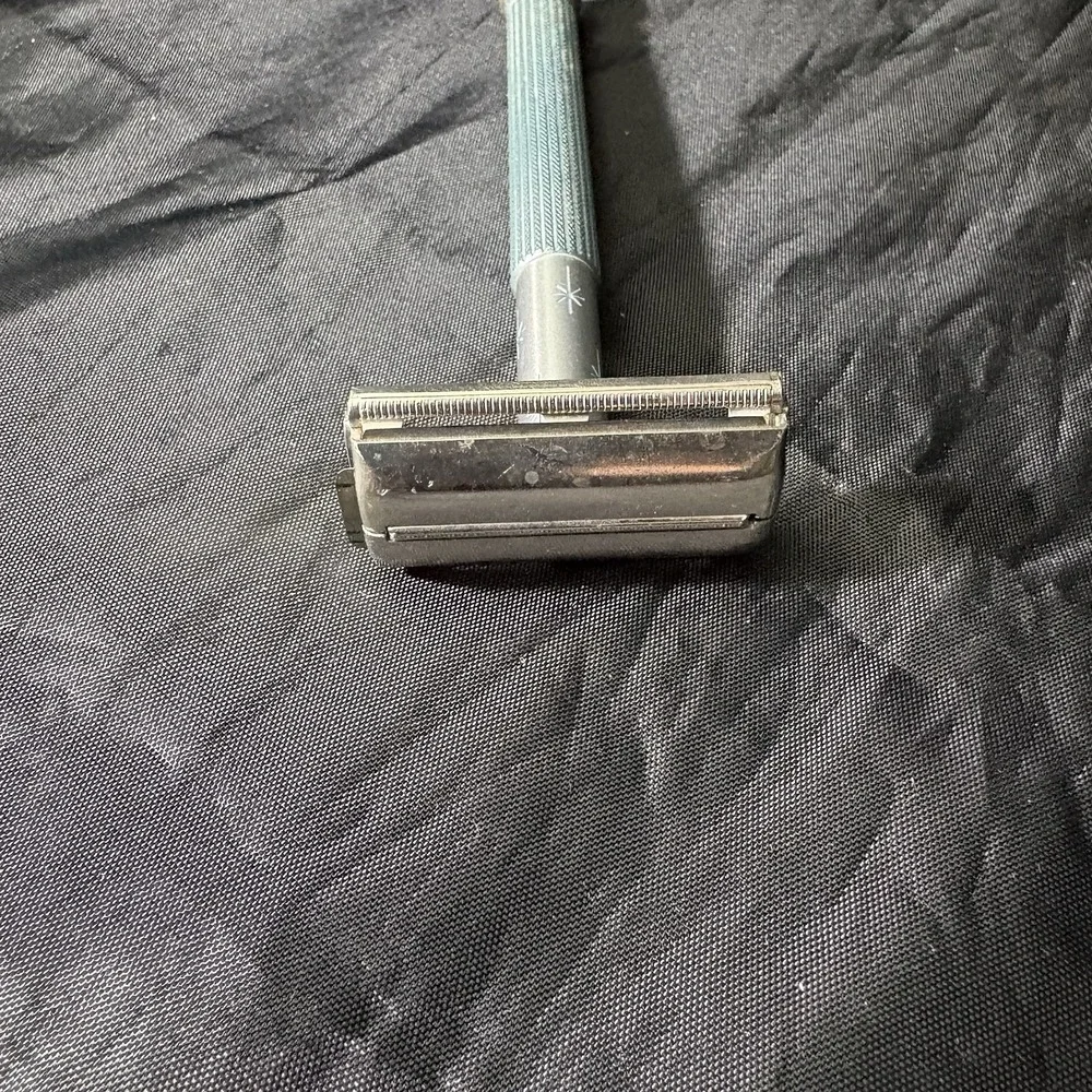 Vintage Lady Gillette Blue Starburst Safety Razor 1965 MCM Baby Blue Light Blue